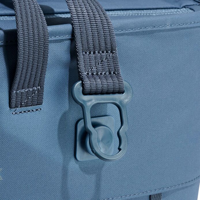 carryouttm-soft-cooler-tote-30-l-x5 250815_hydro_cooler_details_14839_6.jpg